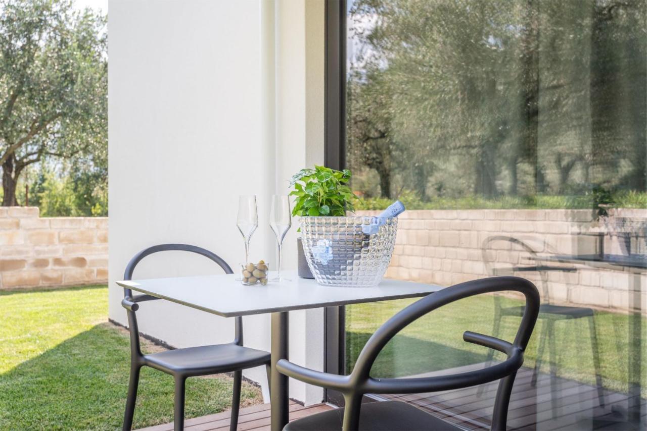 לינה וארוחת בוקר ריבה דל גארדה Oleeva Garda Living - Adults Only מראה חיצוני תמונה