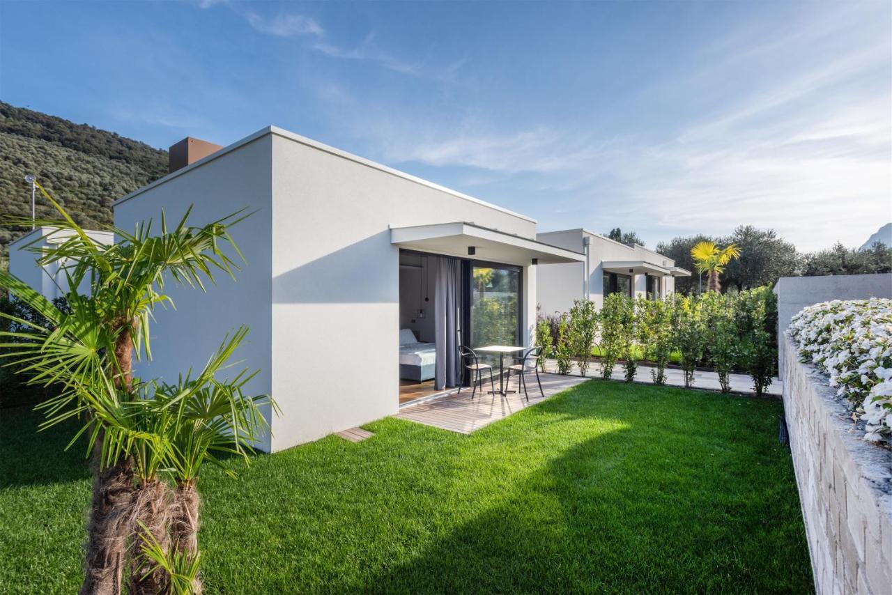 לינה וארוחת בוקר ריבה דל גארדה Oleeva Garda Living - Adults Only מראה חיצוני תמונה